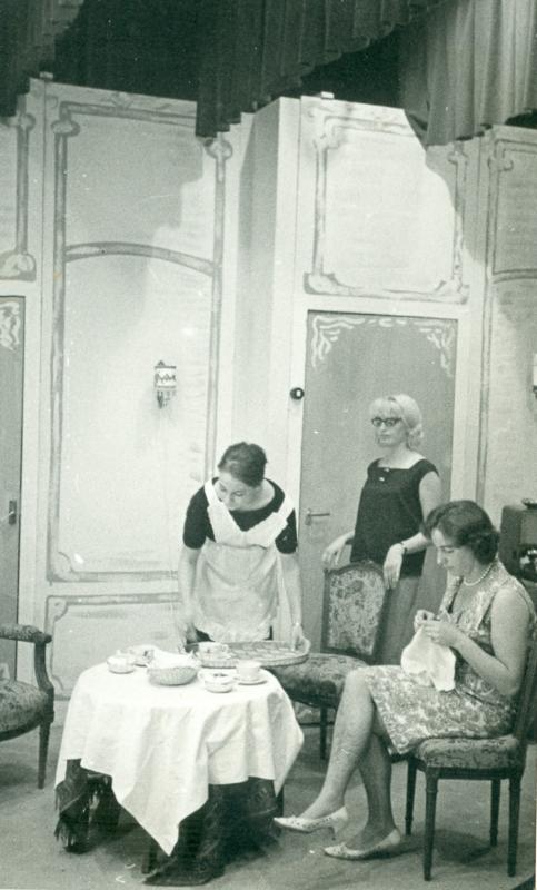 44 met v.l.n.r. Yvonne vd Werf, Guus Reyne, Annie Keff-May
